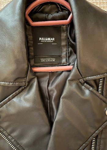s Beden Pull and Bear Siyah Deri Kısa Biker Ceket