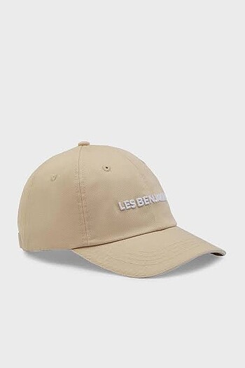 Les Benjamins Cap