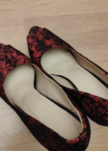 Dantel Detaylı siyah kırmızı Yılan Desenli Dolgu Topuk - Görsel 5