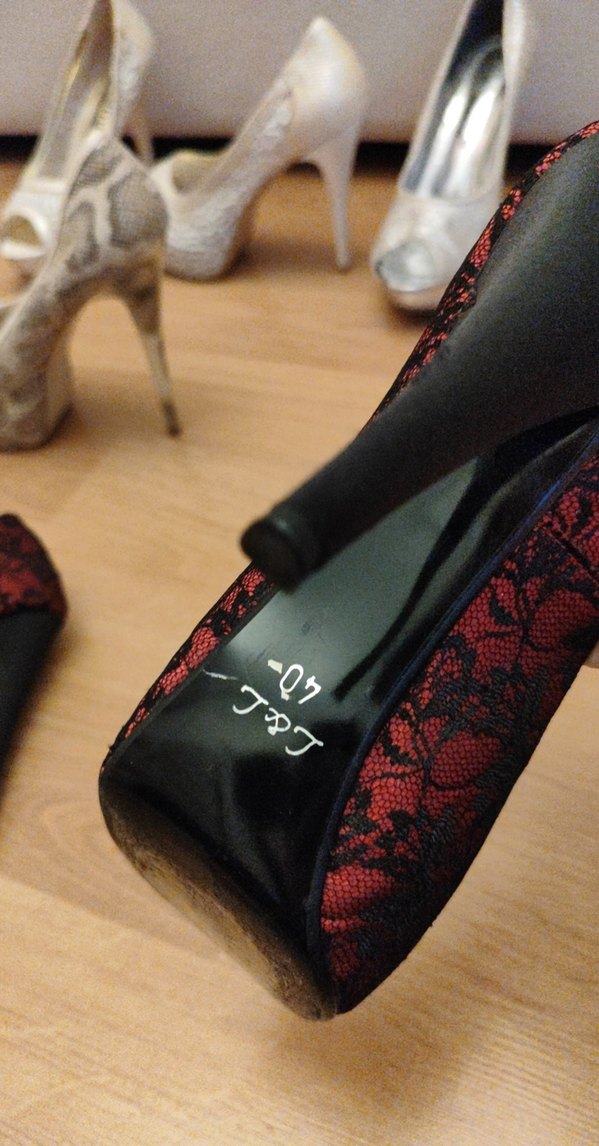 Dantel Detaylı siyah kırmızı Yılan Desenli Dolgu Topuk - Görsel 3