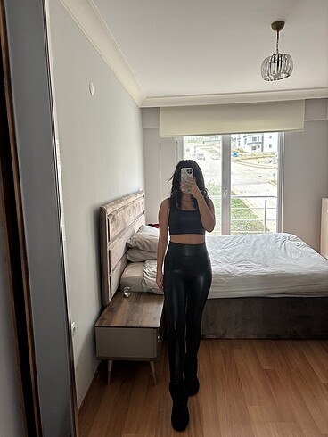 s Beden Deri crop ve tayt