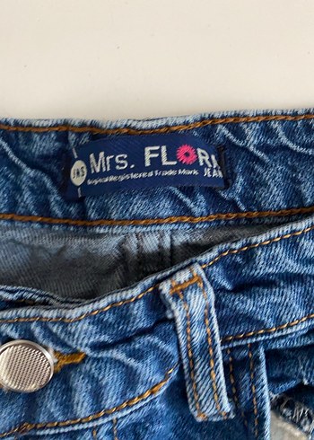 Nakışlı Kemerli Kadın Kot Şort - Görsel 2