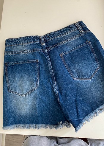 Nakışlı Kemerli Kadın Kot Şort - Görsel 4