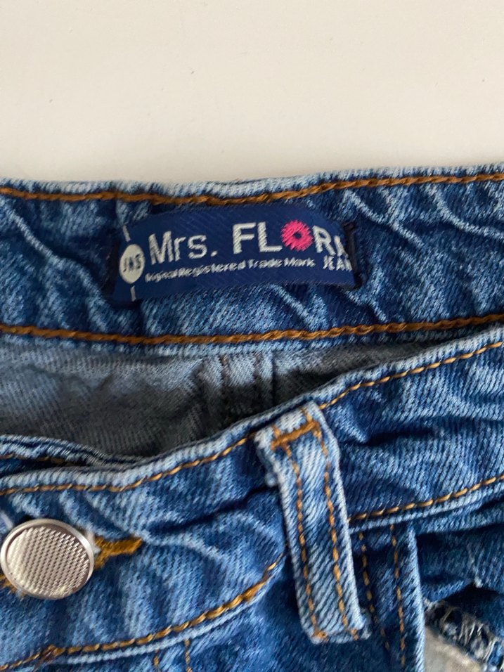 Nakışlı Kemerli Kadın Kot Şort - Görsel 2