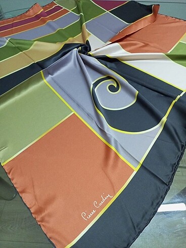 Pierre cardin eşarplar