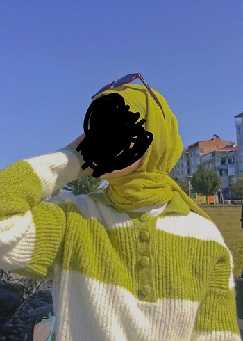 Kadın Haki Beyaz Örgü Boğazlı Kazak