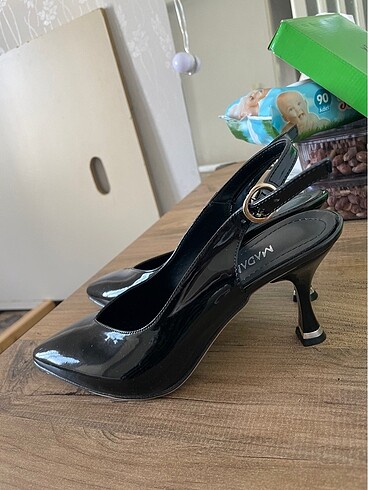 Zara Siyah topuklu ayakkabı