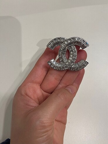 Replika Chanel broş