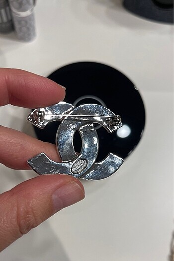 Beden beyaz Renk Replika Chanel broş