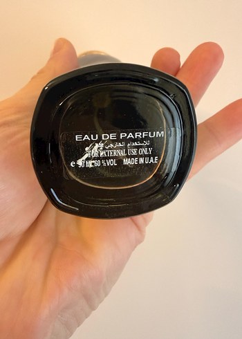 Erkek Parfümü Şişesi - Altın Detaylı - Görsel 3