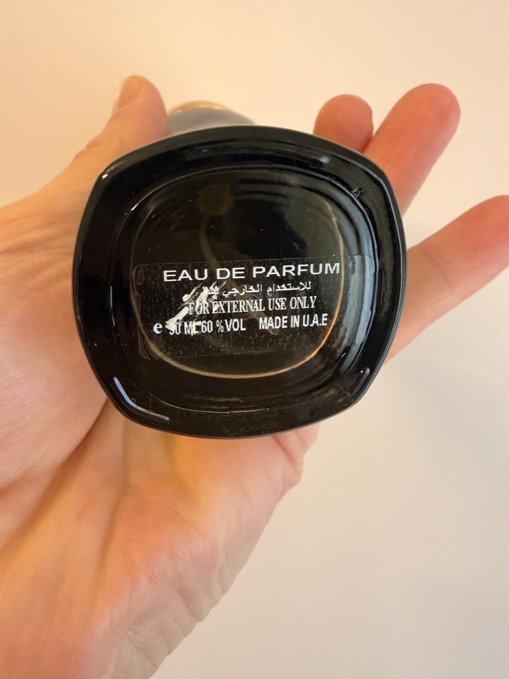 Erkek Parfümü Şişesi - Altın Detaylı - Görsel 3