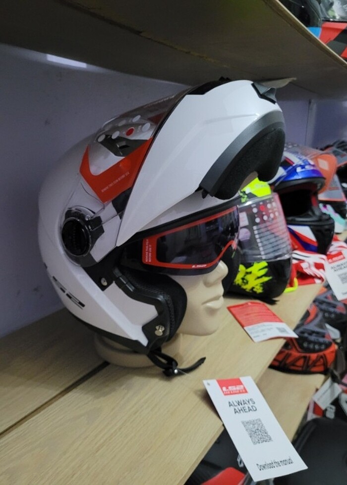 Ls2 guroni çeneaçilir kask - Görsel 2