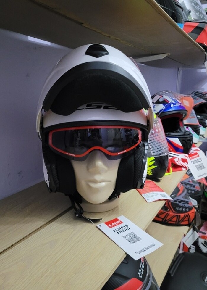 Ls2 guroni çeneaçilir kask - Görsel 3