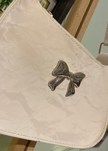 Bershka Bej Deri Fiyonk Detaylı Kadın Omuz Çantası