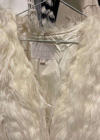 Beyaz Kürklü Kadın Yelek - Görsel 2