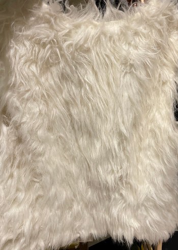 Beyaz Kürklü Kadın Yelek - Görsel 3