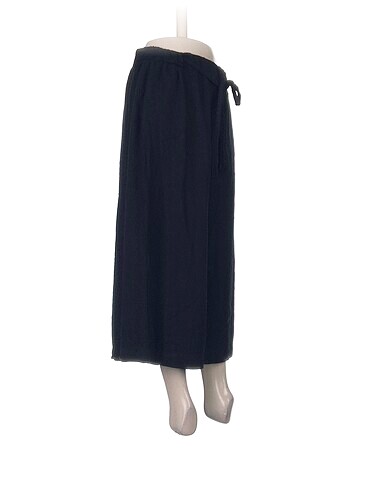 Pull and Bear Pull and Bear Bermuda / Kapri %70 İndirimli.