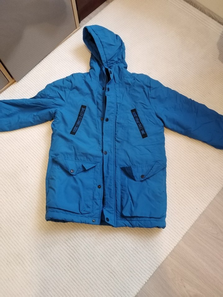 Erkek Çocuk Mavi Kapüşonlu Fermuarlı Mont - Görsel 5