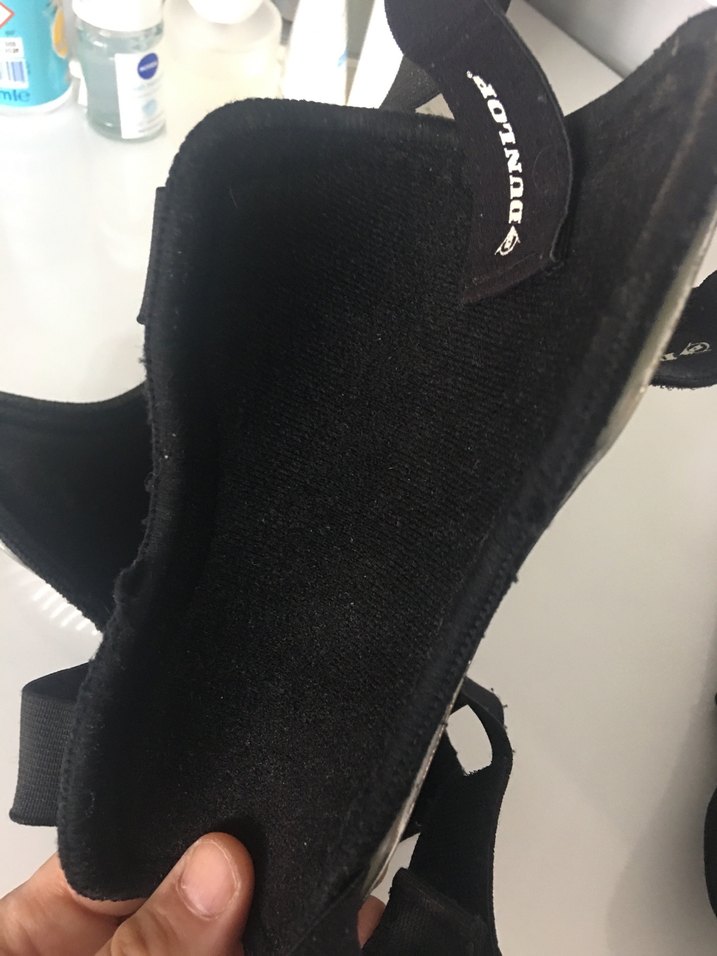 Kemerli Metal Futbolcu Dizlikleri Siyah - Görsel 4