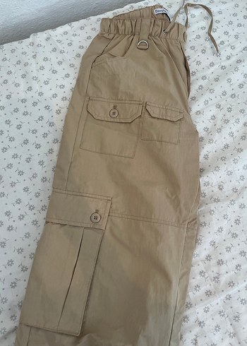 Bej Kemerli Rahat Kesim Kadın Kumaş Pantolon