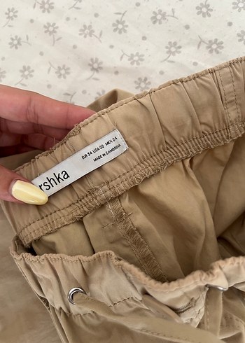 Bej Kemerli Rahat Kesim Kadın Kumaş Pantolon