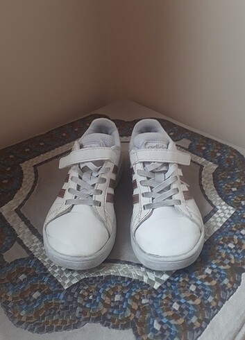 29 Beden beyaz Renk Adidas ayakkabı 