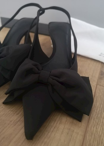 ZARA Siyah Fiyonklu İnce Topuklu Kadın Ayakkabı - Görsel 4