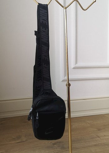 Siyah Nike Minimalist Omuz Çantası