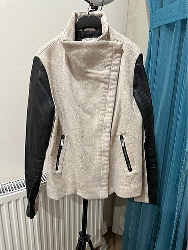 BERSHKA mont