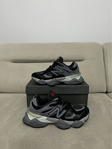 NEW BALANCE 9060