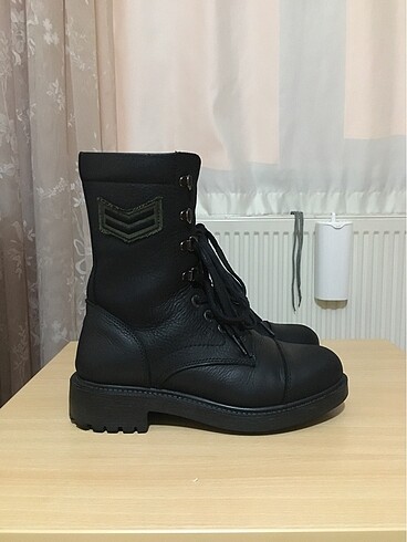 37 numara Hammer Jack kadın deri postal