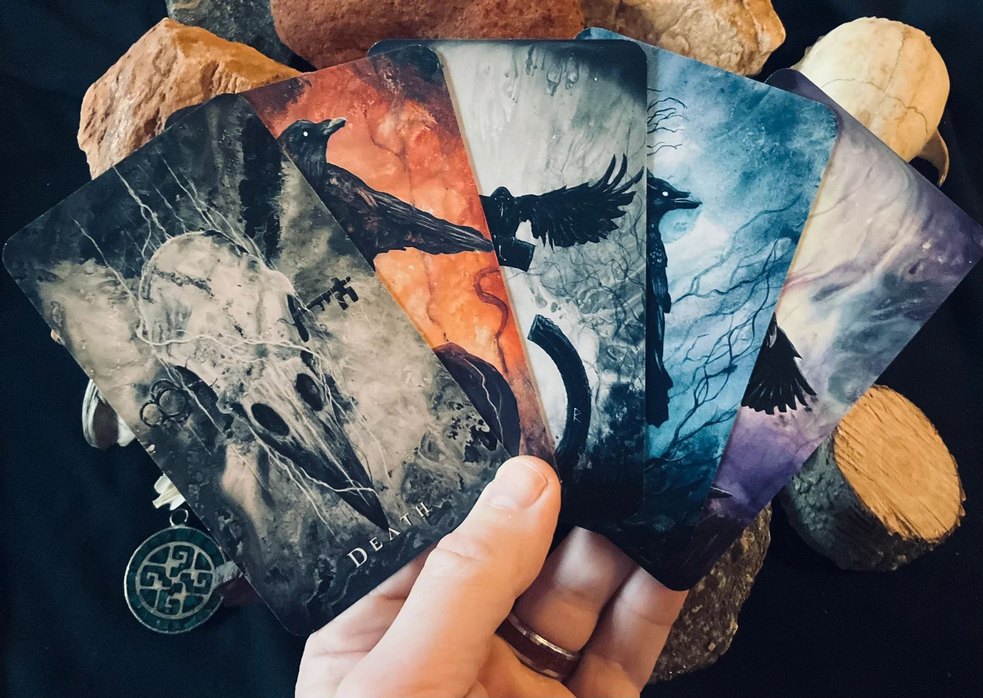 Wisdom of the Raven Oracle 52 Kart - Görsel 4