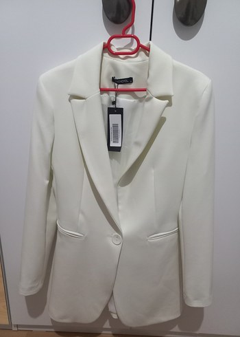 Beyaz Düğmeli Kadın Blazer Ceket