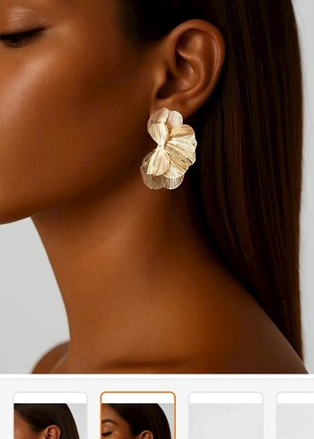 Stradivarius Çiçek yapraklı ve dokulu çelik küpe
