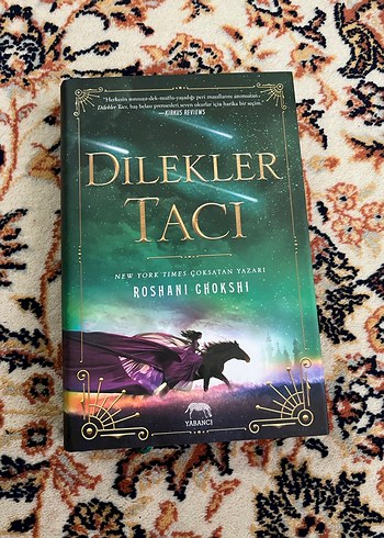 Yıldızlara Sarılı Kraliçe - Roshanı Chokshı Serisi - Görsel 2