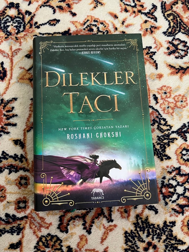 Yıldızlara Sarılı Kraliçe - Roshanı Chokshı Serisi - Görsel 2