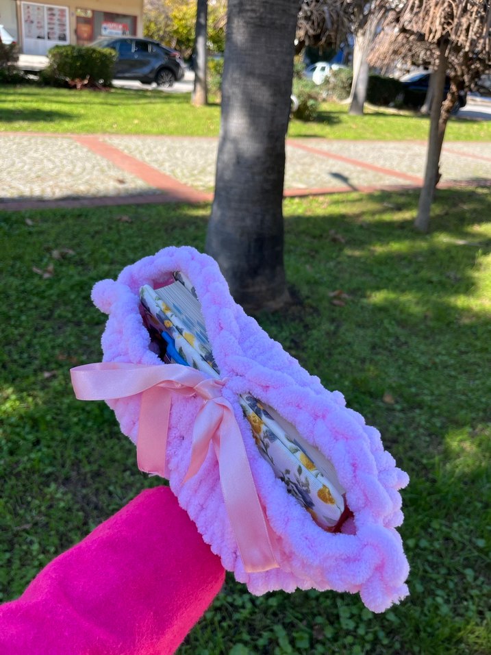 Barbie fularlı kitap kılıfı - Görsel 3