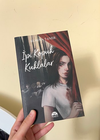 İpi Kopuk Kuklalar - Almina Taner