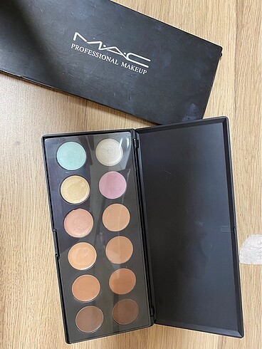 MAC PROFFESİONAL MAKEUP