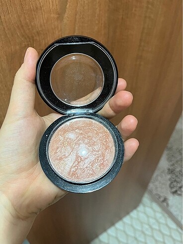 Beden Mac aydınlatıcı