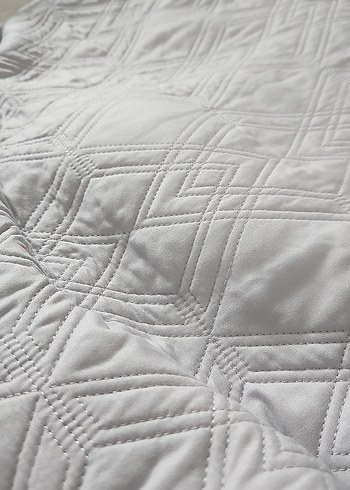 Gri Düz Desenli Yatak Örtüsü - Görsel 3