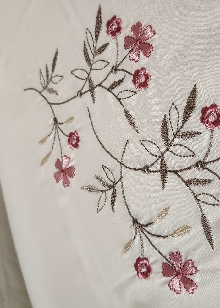 Nakışlı pamuk saten nevresim takimi - Görsel 3