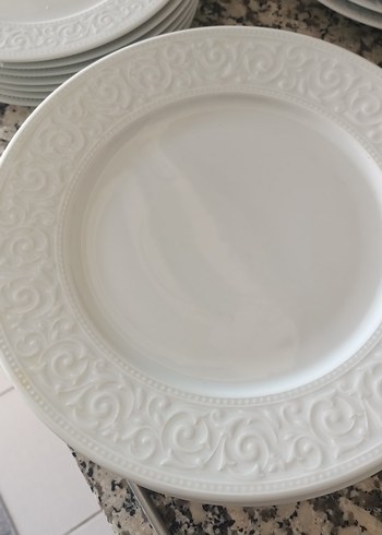 Beyaz Kabartmalı Yemek Tabağı - Görsel 5