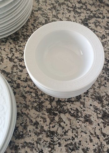 Beyaz Kabartmalı Yemek Tabağı - Görsel 2