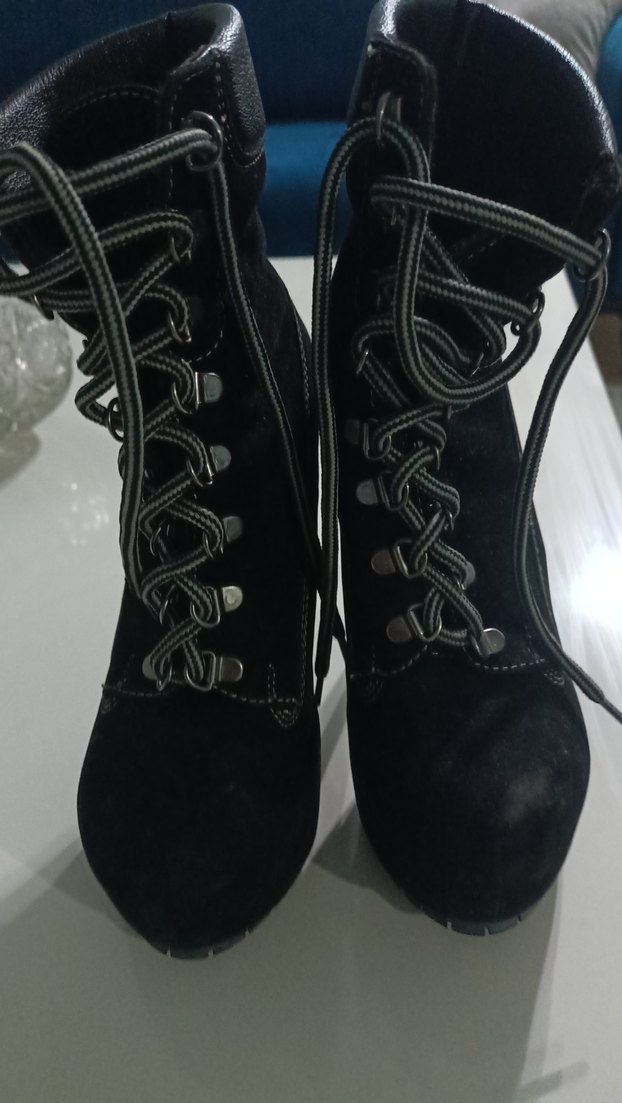 Siyah Süet Gotik Stiletto Topuklu Bot - Görsel 3