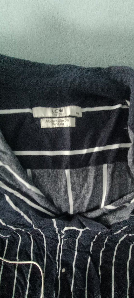 Düğmeli lacivert çizgili erkek Gömlek - Görsel 2