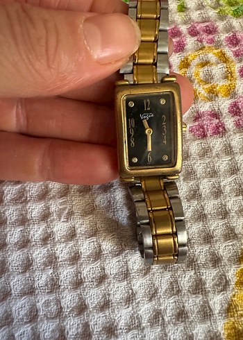 Beden altın Renk Vogue marka vintage saat