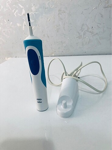 Oral-B Oral B ( Şarjlı ) Diş Fırcası