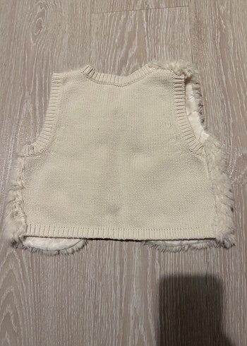 Kız Çocuk Beyaz Yün Kürklü Yelek. 4-6 yaş - Görsel 3