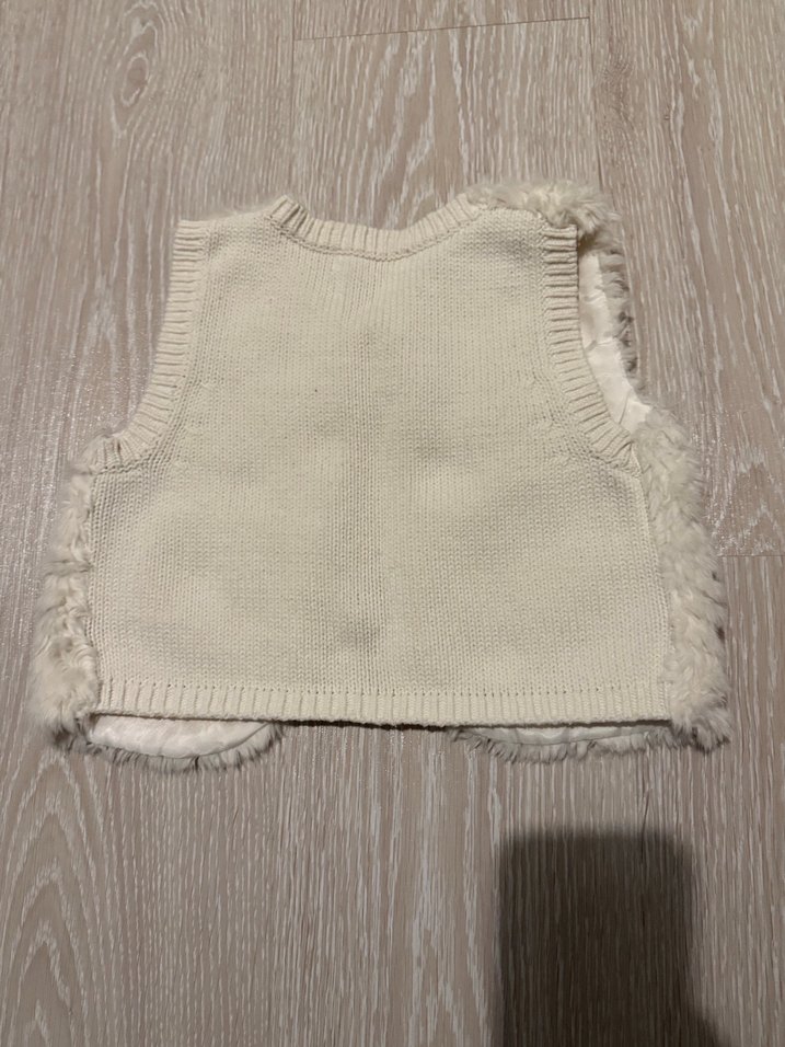 Kız Çocuk Beyaz Yün Kürklü Yelek. 4-6 yaş - Görsel 3